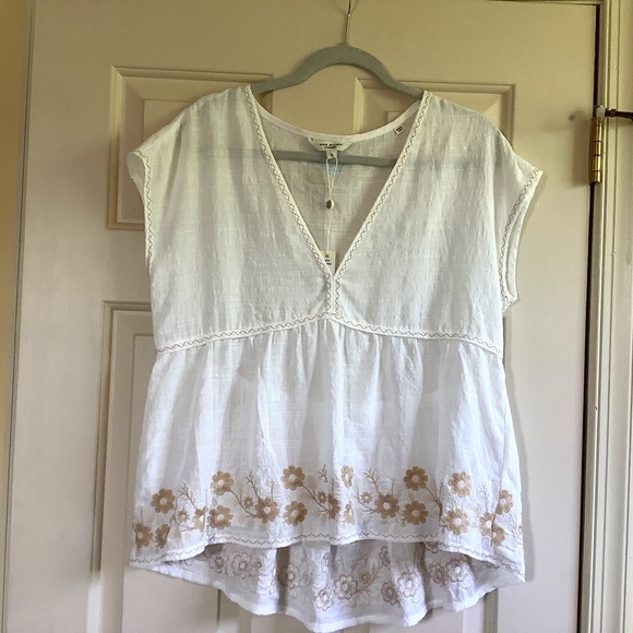 Max Studio Short Sleeve Floral Embroidered Hi/Low Cotton Blend Top Ivory SZ S - Picture 1 of 15
